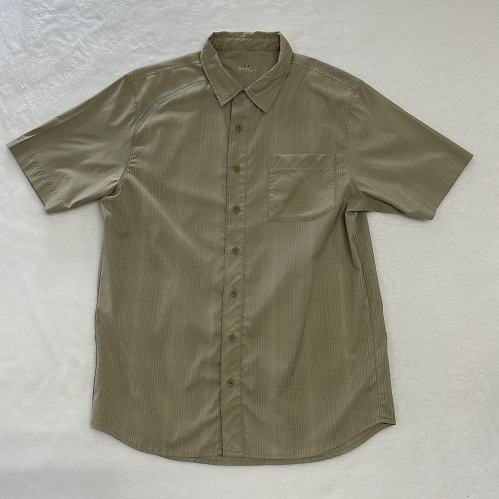 Under Armour All Season Gear Plaid Button Shirt sz Large